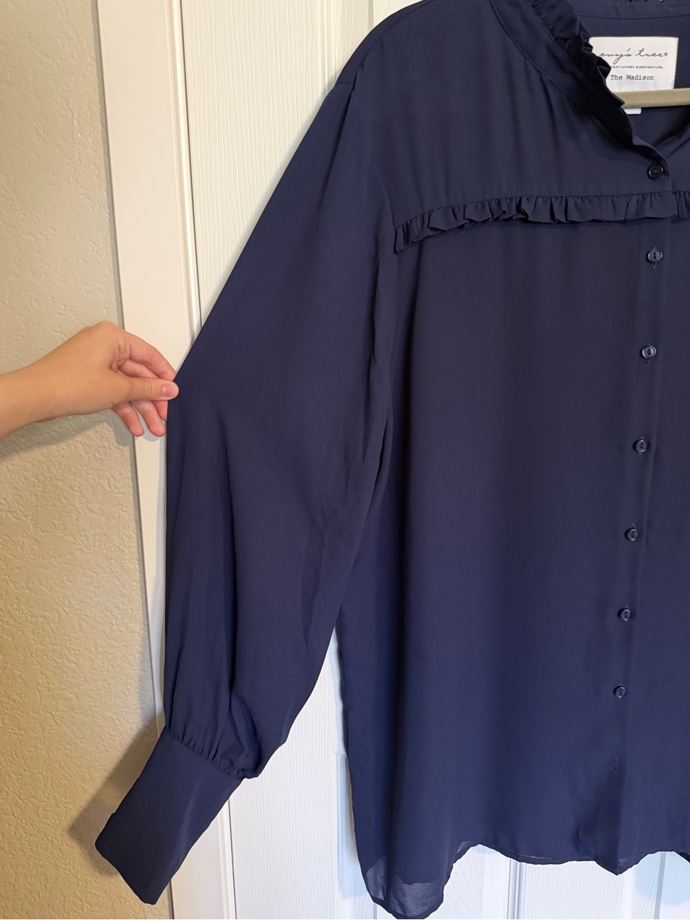 Evy’s Tree The Madison Navy Ruffle Button Down Blouse 1X Boutique Elegant Top - Picture 4 of 6